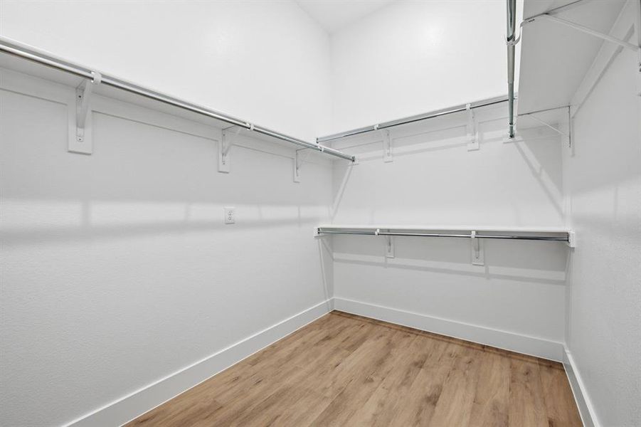 Spacious, unfurnished interior of a new home in Pecan Square, Northlake (Image 26).