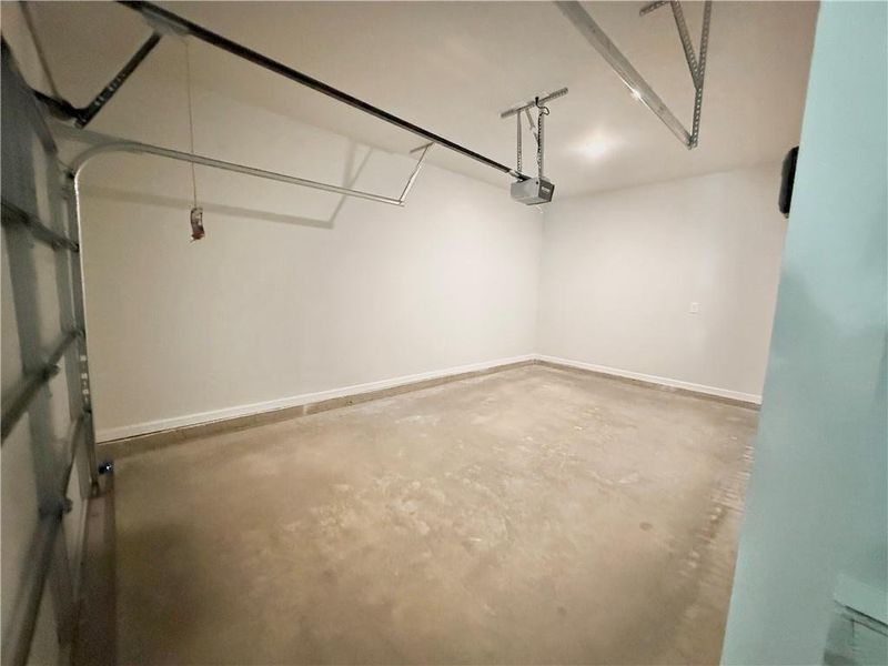 Spacious, unfurnished interior of a new home in , Haddock (Image 36).