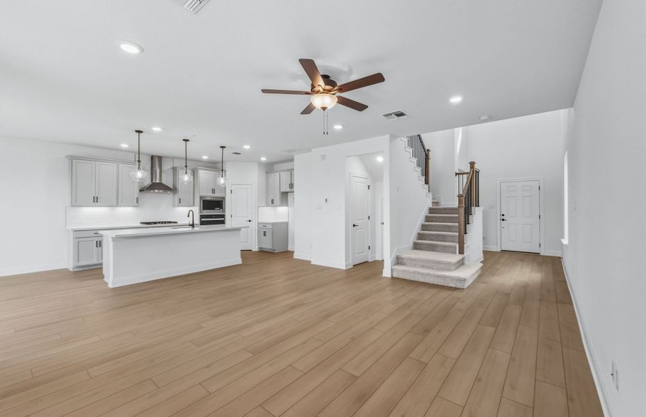 Spacious, unfurnished interior of a new home in Horizon Lake, Leander (Image 33).