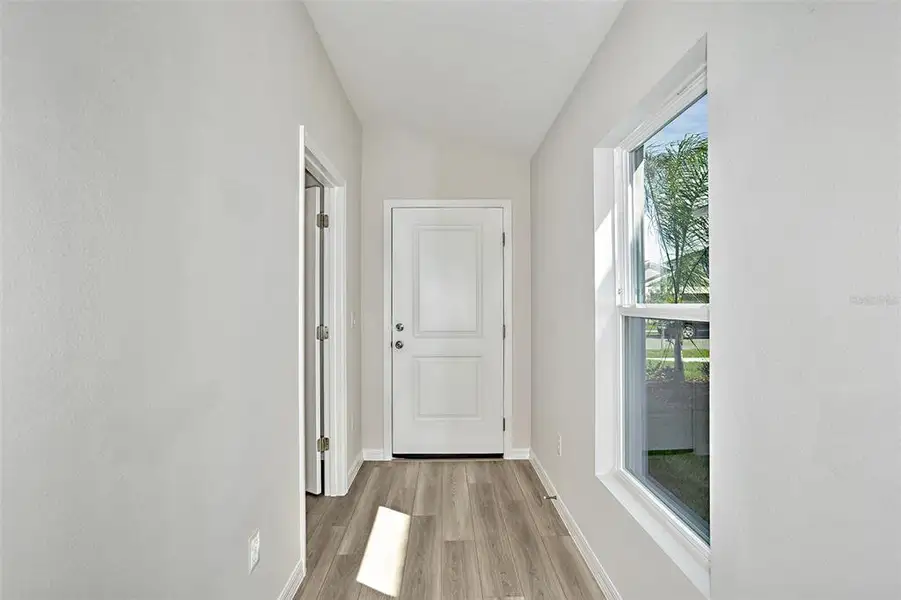 Spacious, unfurnished interior of a new home in Crosswinds, Haines City (Image 9).