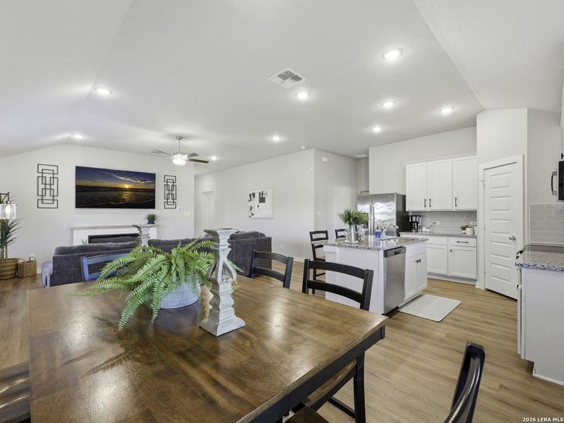 Furnished interior view inside a new home in Summer Hills, Atascosa (Image 8).