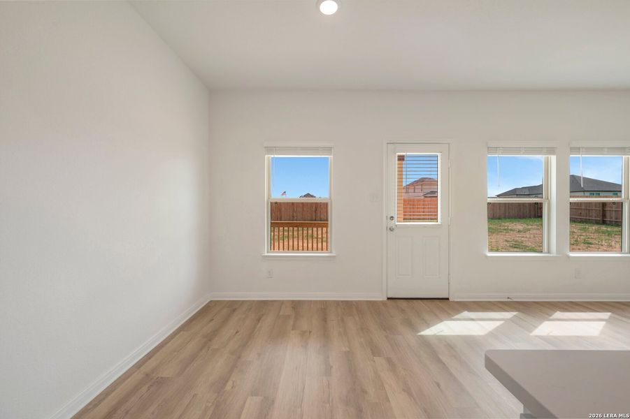 Spacious, unfurnished interior of a new home in Hickory Ridge Estates, Elmendorf (Image 24).