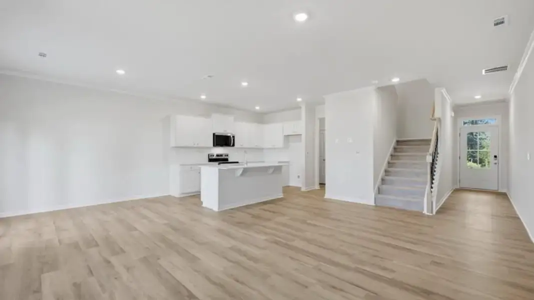 Spacious, unfurnished interior of a new home in Hughes Court, Dawsonville (Image 14).