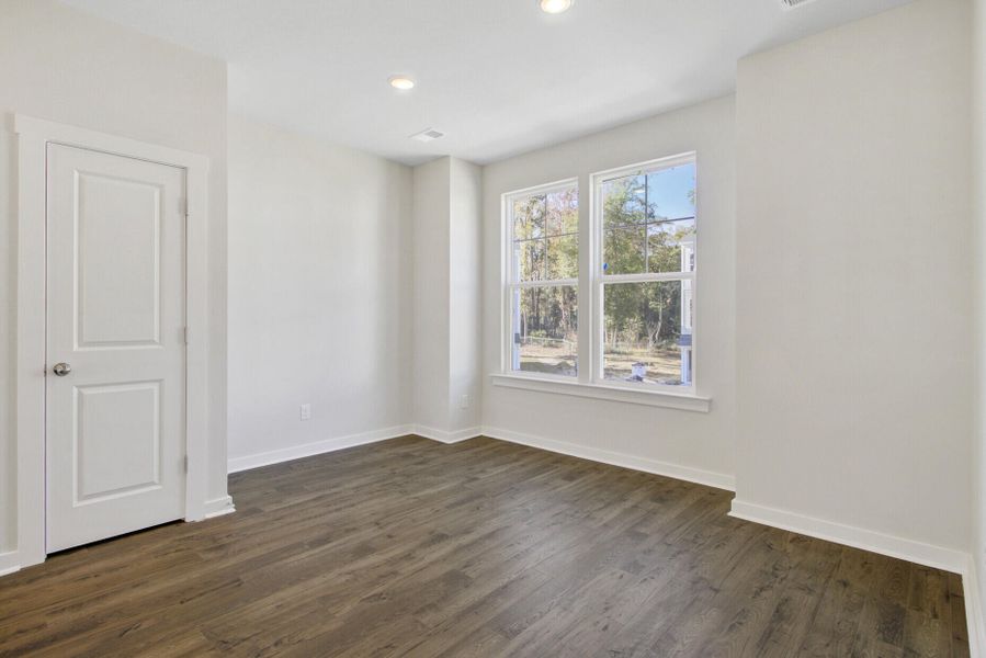 Spacious, unfurnished interior of a new home in , Johns Island (Image 27).