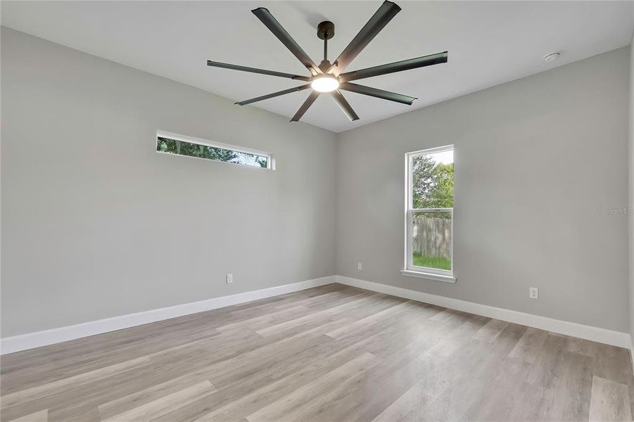 Spacious, unfurnished interior of a new home in , Dade City (Image 17).