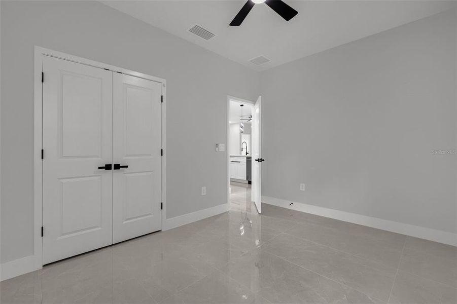 Spacious, unfurnished interior of a new home in , Ocala (Image 26).