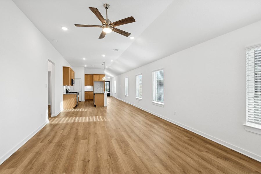 Spacious, unfurnished interior of a new home in Miller's Pond, Rosenberg (Image 17). Spacious, unfurnished interior of a new home in Miller's Pond, Rosenberg (Image 17).