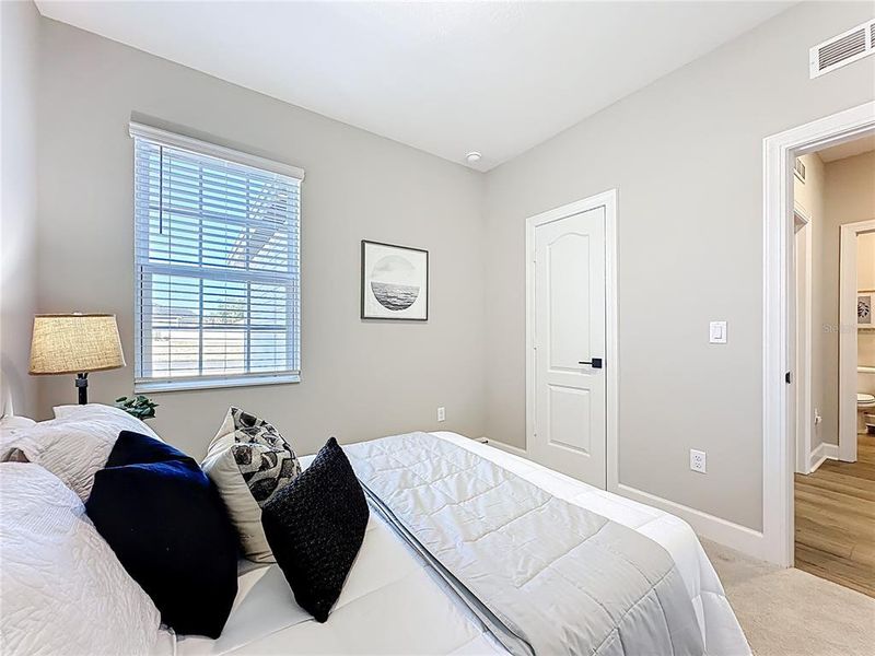 Furnished interior view inside a new home in , Middleburg (Image 28).