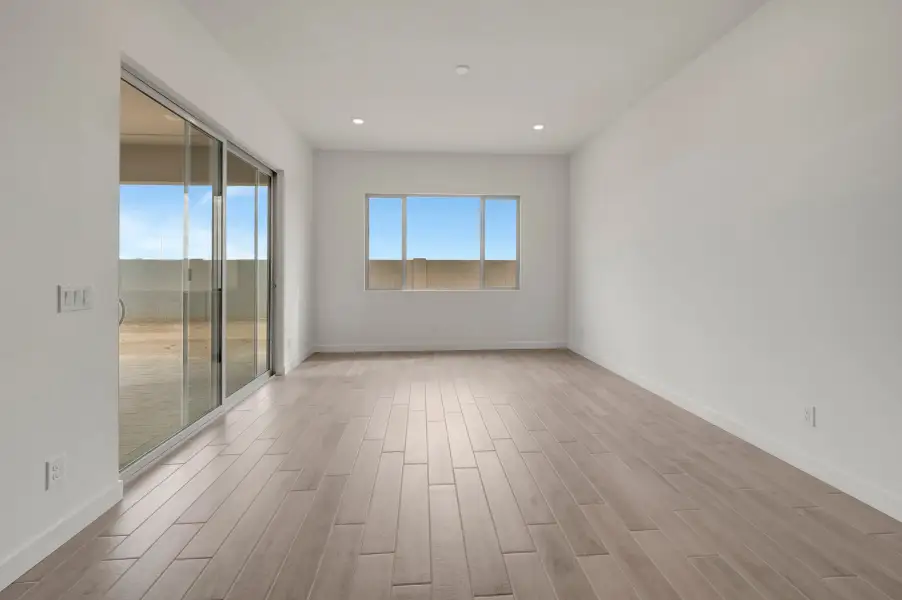 Spacious, unfurnished interior of a new home in Soleo, San Tan Valley (Image 21).