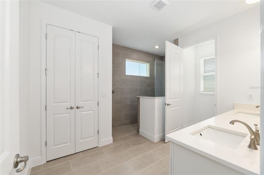 Furnished interior view inside a new home in , Ocala (Image 13).