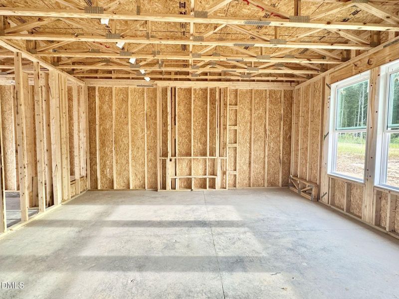 20250928_212316676_iOS