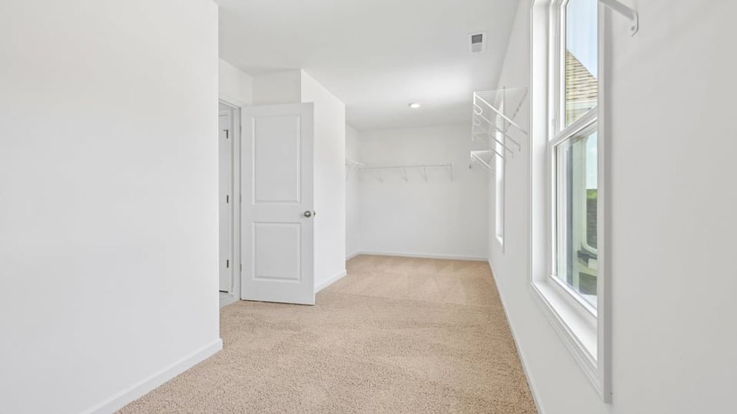 Spacious, unfurnished interior of a new home in Eagle Creek, Fuquay Varina (Image 30).