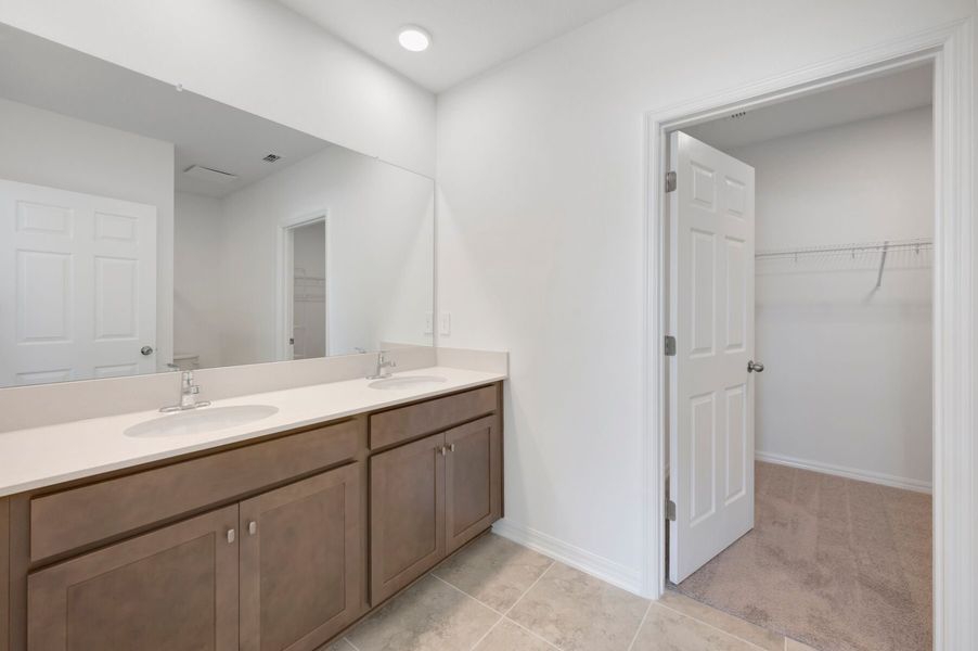 Owner's Bathroom Owner's Bathroom