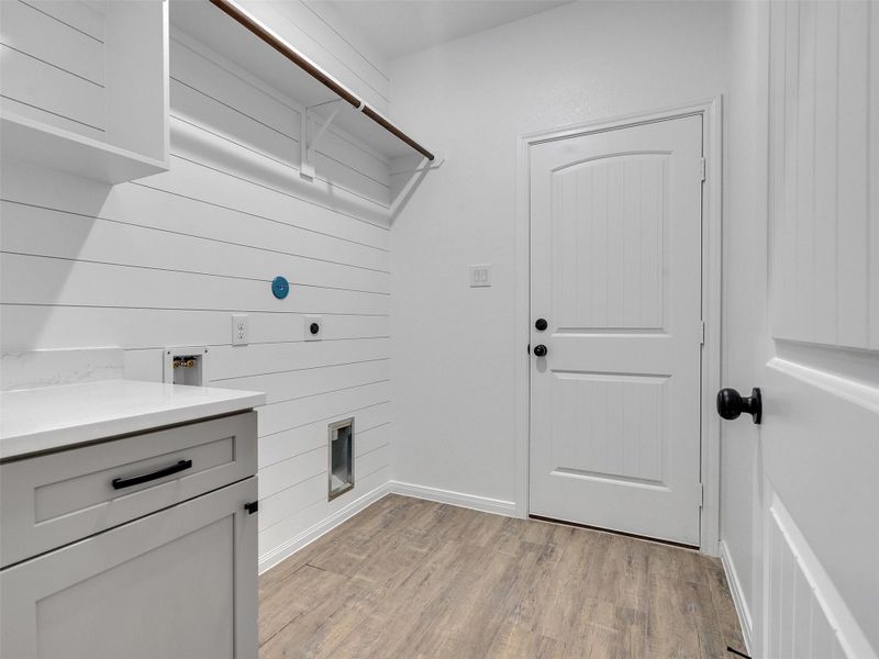 Furnished interior view inside a new home in , Brazoria (Image 6).