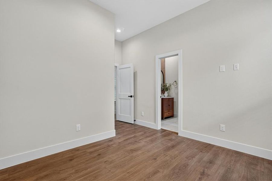 Spacious, unfurnished interior of a new home in , Dallas (Image 33).