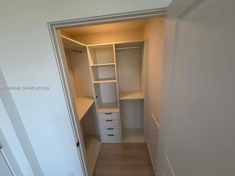 Spacious, unfurnished interior of a new home in , Orlando (Image 11).