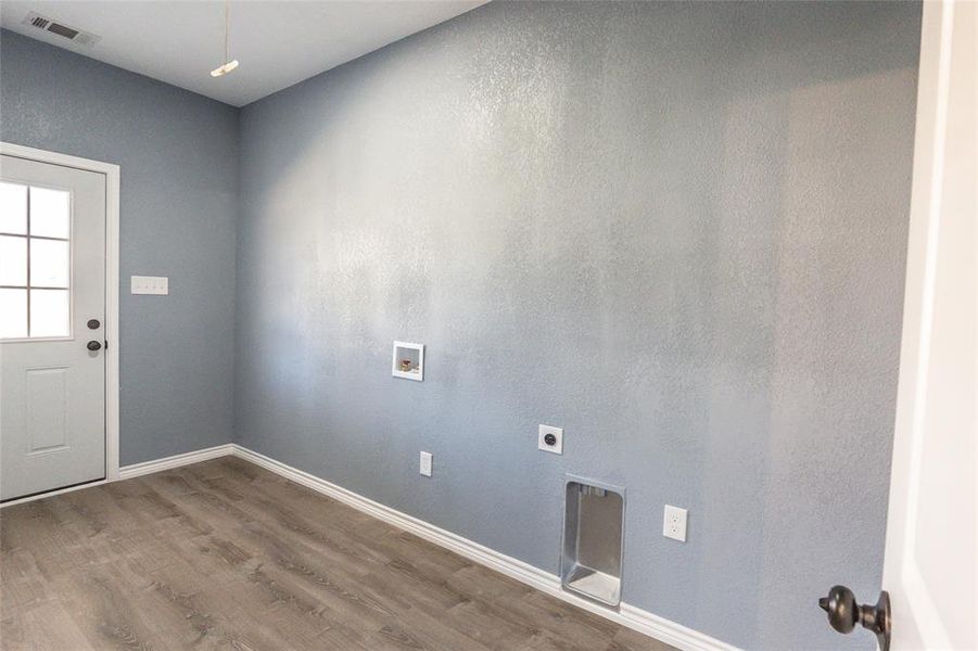 Spacious, unfurnished interior of a new home in , Nocona (Image 15).