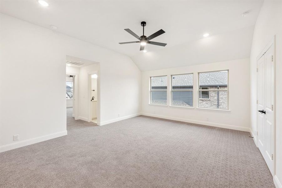 Spacious, unfurnished interior of a new home in Windsong Ranch Classic 61, Prosper (Image 26).