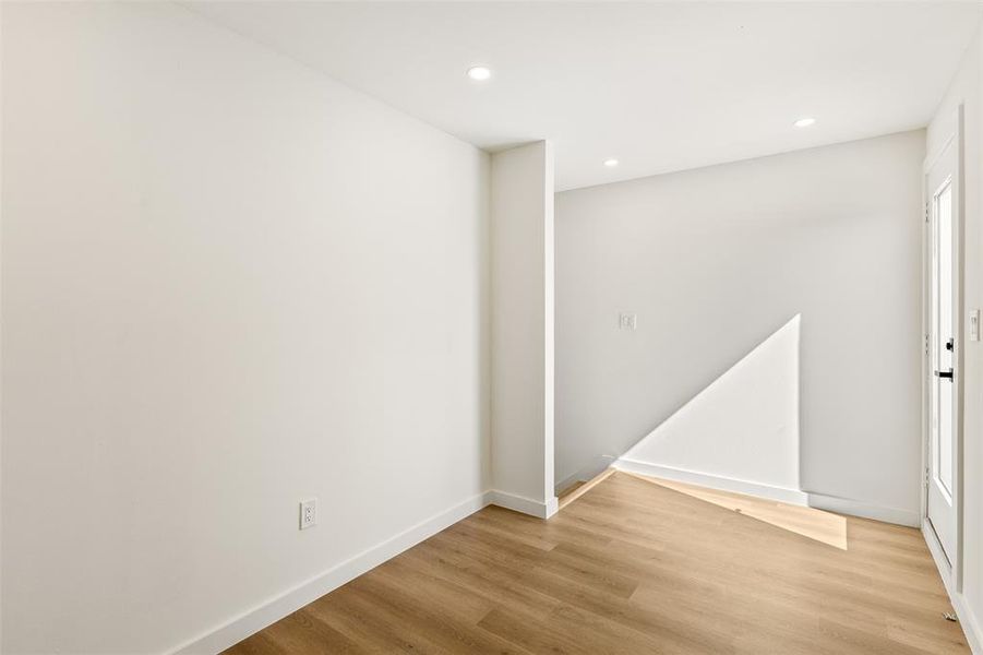 Spacious, unfurnished interior of a new home in , Dallas (Image 30).