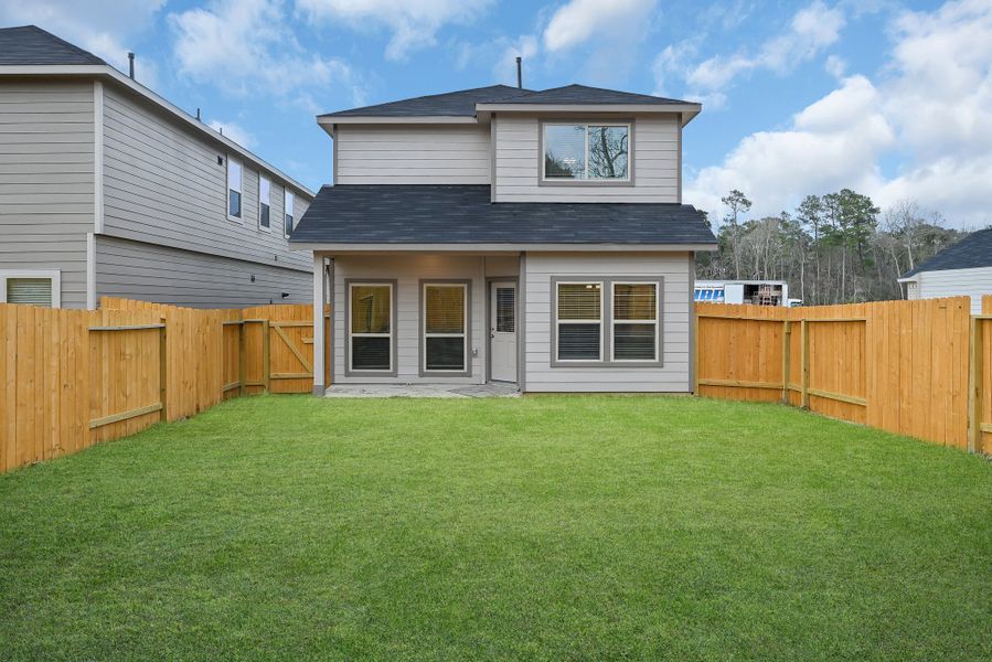 Representative exterior details of a home built from the Floor Plan 1597 by Colina Homes in Rollingbrook Estates, Baytown (Image 19).