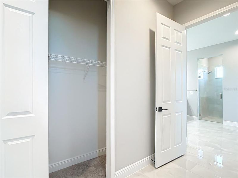 Spacious, unfurnished interior of a new home in Hampton Lakes, Sarasota (Image 22). Spacious, unfurnished interior of a new home in Hampton Lakes, Sarasota (Image 22).