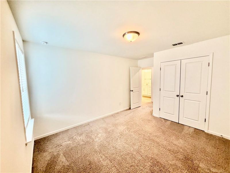 Spacious, unfurnished interior of a new home in Creekside, Dawsonville (Image 22).