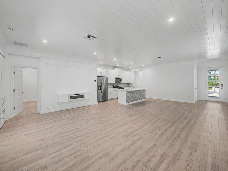 Kitchen/Great REoom