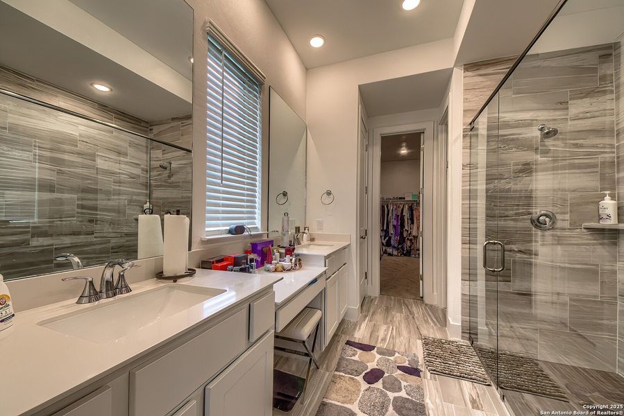 Furnished interior view inside a new home in Regent Park, Boerne (Image 29).