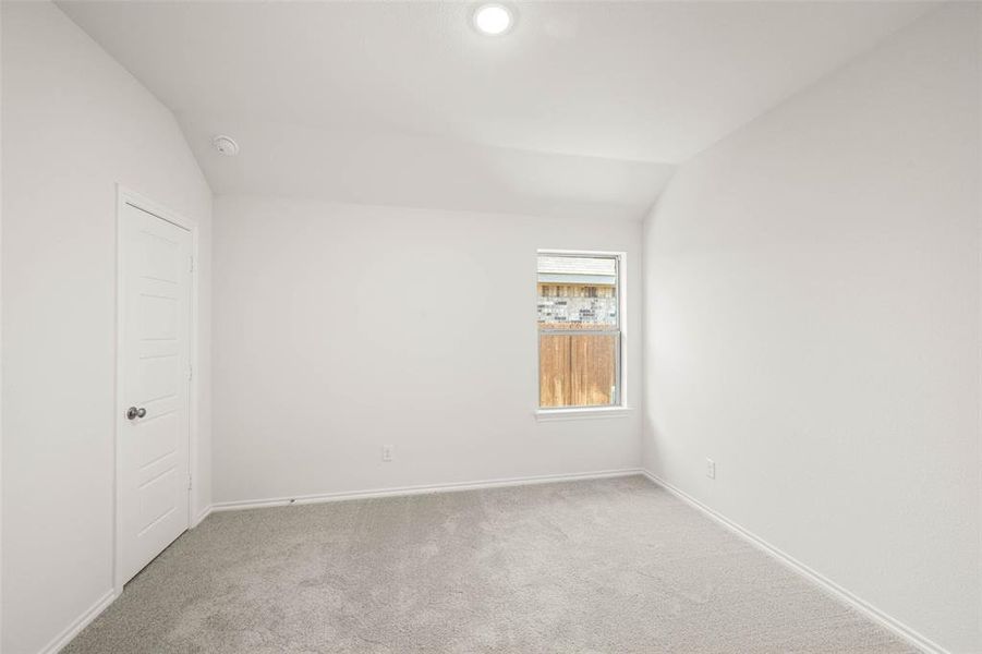 Spacious, unfurnished interior of a new home in Chisholm Hills, Cleburne (Image 31).