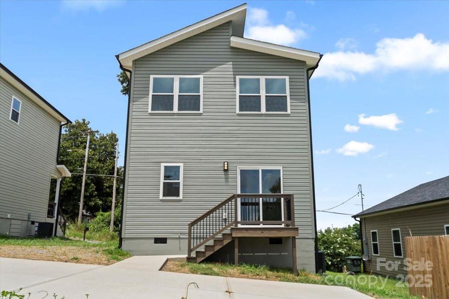 Exterior details and patio area of a home in , Gastonia (Image 3).