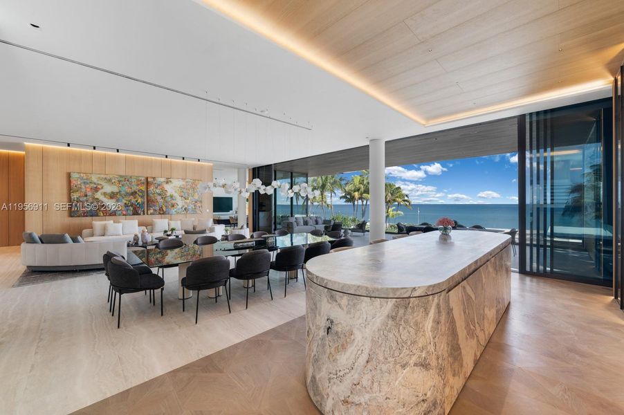 Community amenities in , Golden Beach (Image 50).