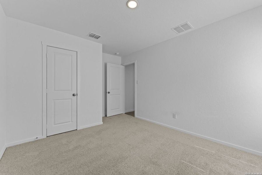Spacious, unfurnished interior of a new home in Higdon Crossing, San Antonio (Image 22).