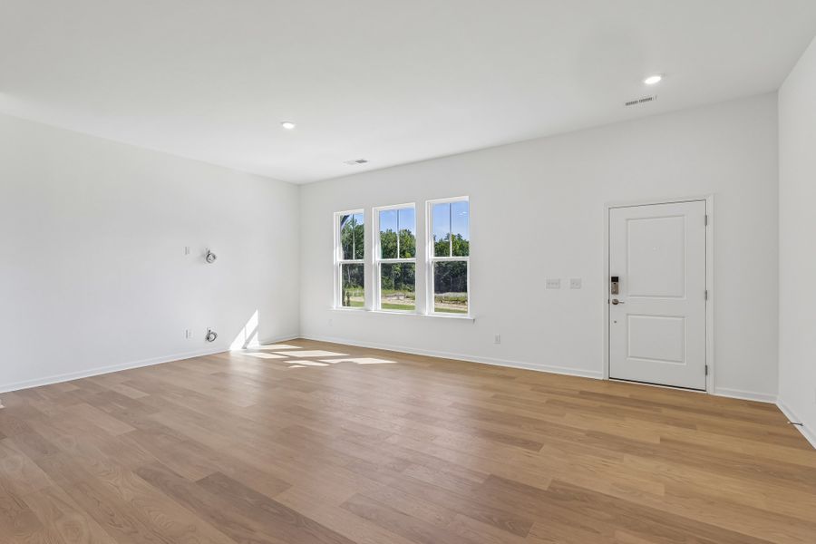 Spacious, unfurnished interior of a new home in Terraces at the Exchange, Fort Mill (Image 20).