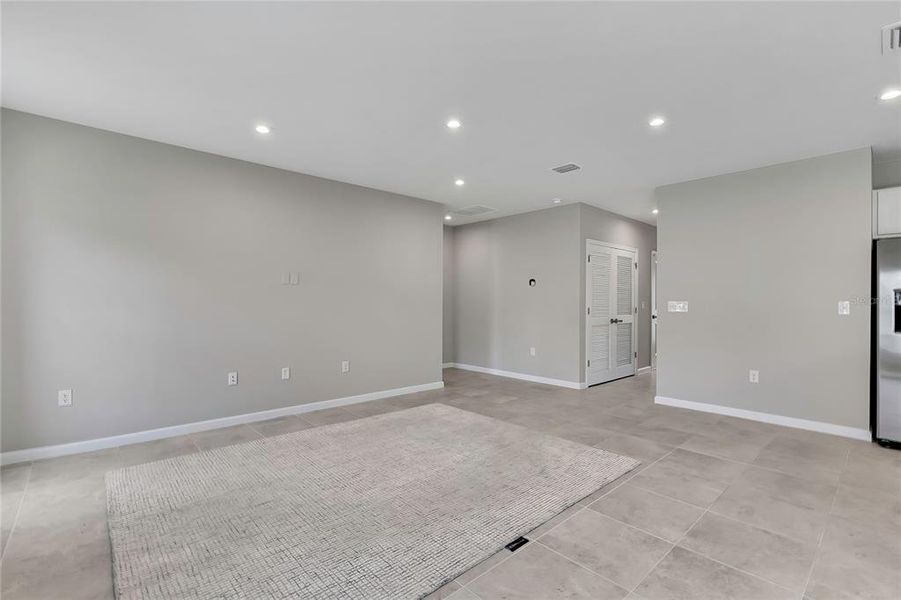 Spacious, unfurnished interior of a new home in , Sumterville (Image 22).