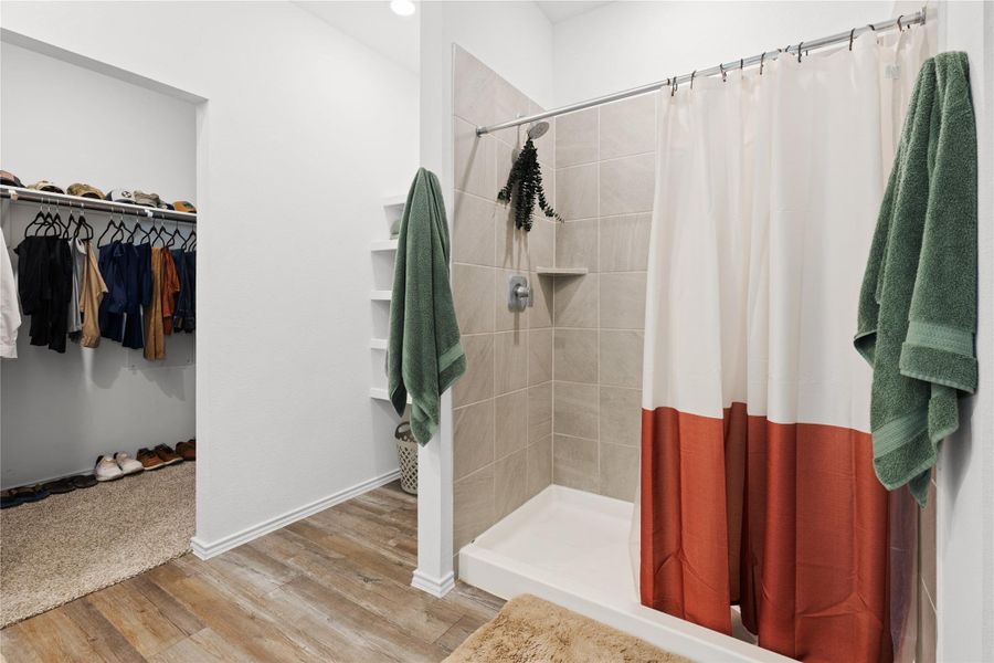 Furnished interior view inside a new home in , Willis (Image 38).