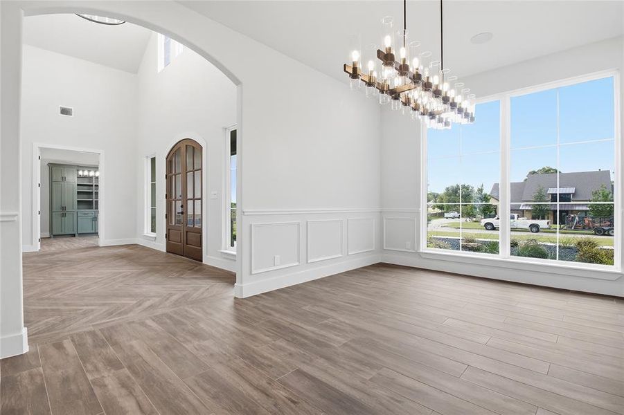 Spacious, unfurnished interior of a new home in , Mansfield (Image 25).