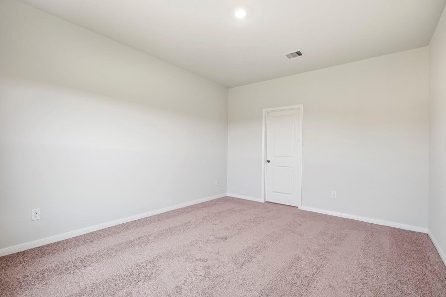Spacious, unfurnished interior of a new home in Freeman Ranch, Katy (Image 10).