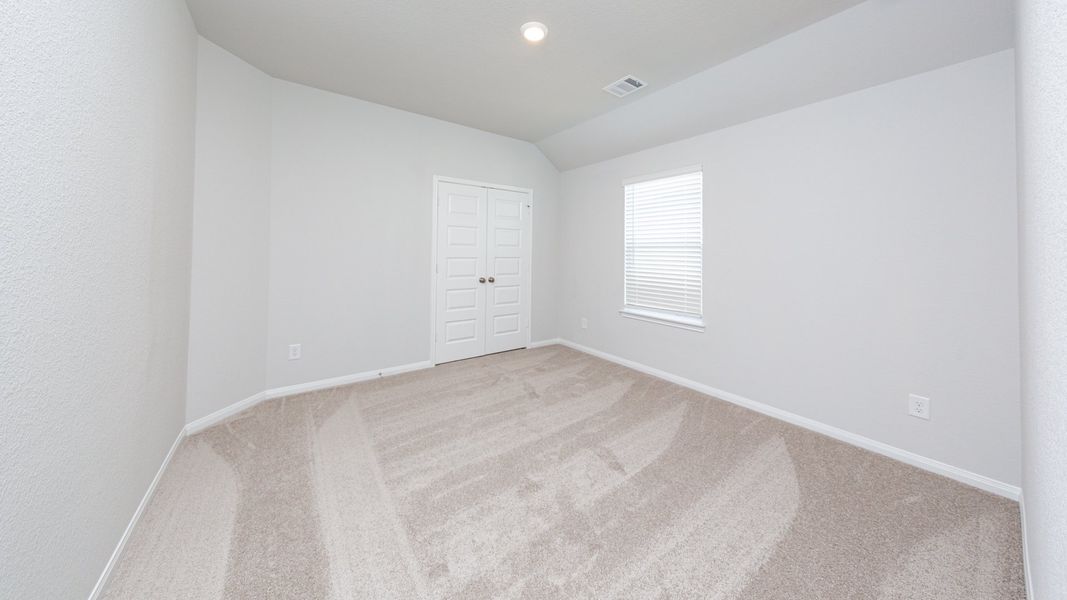 Representative unfurnished interior of a home built from the The Hawthorn by Legend Homes in Rocky Creek Crossing, Crowley (Image 27).