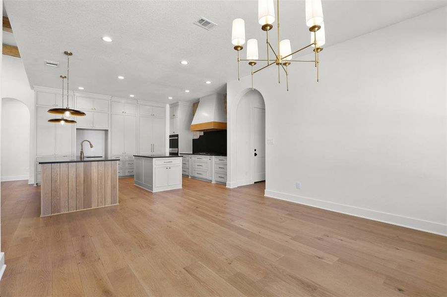 Spacious, unfurnished interior of a new home in Bear Creek Ranch, Aledo (Image 34). Spacious, unfurnished interior of a new home in Bear Creek Ranch, Aledo (Image 34).