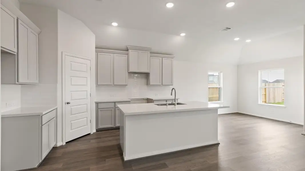 Similar Home photos of similar floorplans, not pictures of actual home. Similar Home photos of similar floorplans, not pictures of actual home.
