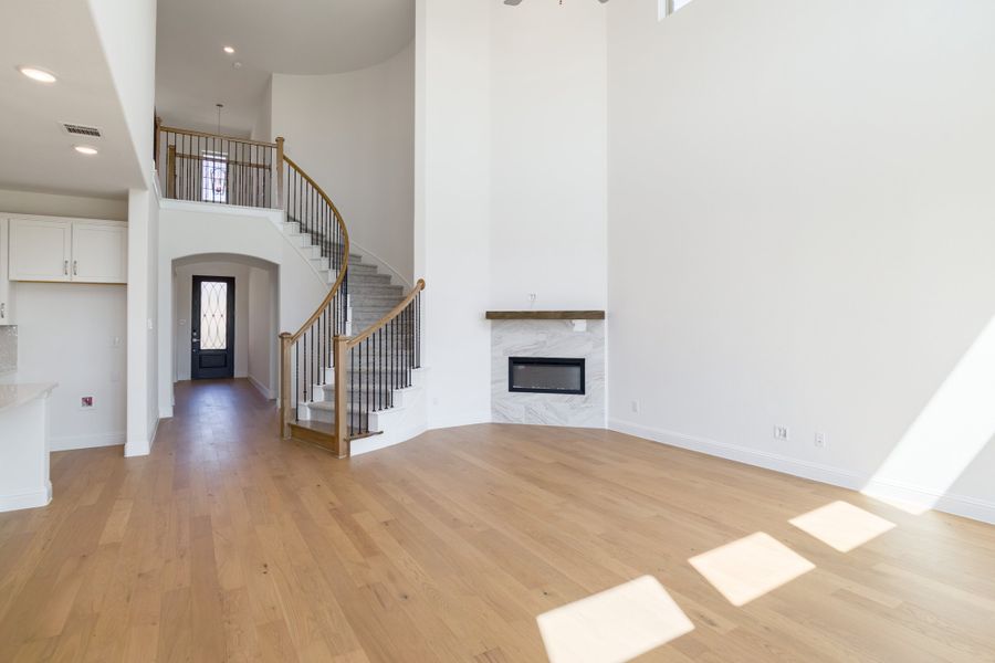 Spacious, unfurnished interior of a new home in Enclave at Legacy Hills, Celina (Image 20).