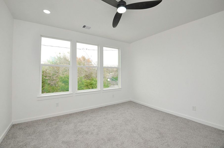 Spacious, unfurnished interior of a new home in , Houston (Image 21).
