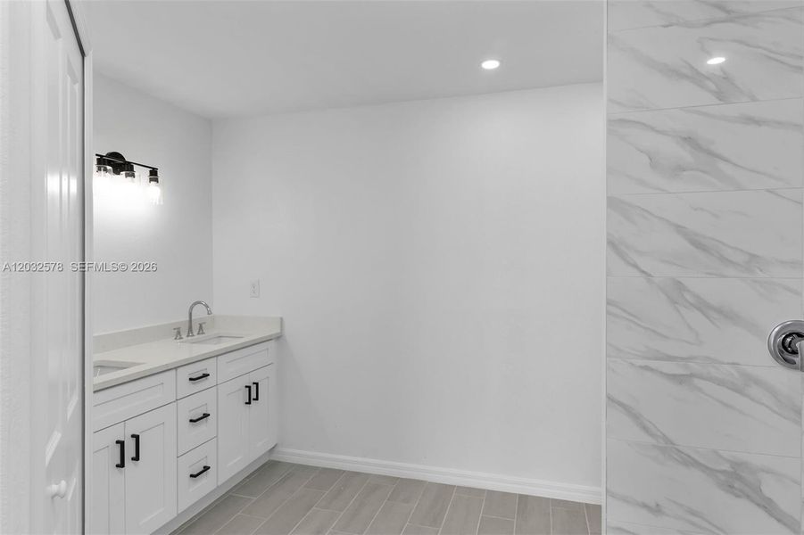 Furnished interior view inside a new home in , Cape Coral (Image 4).