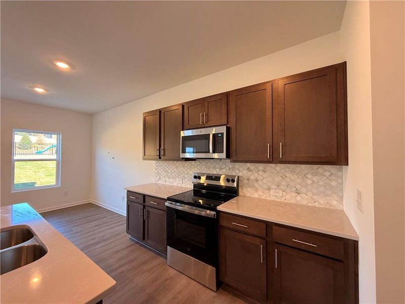 Furnished interior view inside a new home in Leydenview, Mableton (Image 4). Furnished interior view inside a new home in Leydenview, Mableton (Image 4).