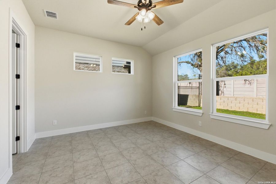 Spacious, unfurnished interior of a new home in Crown Ridge Manor, San Antonio (Image 11).
