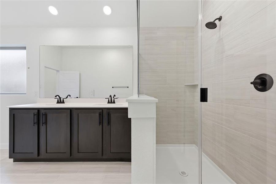 Furnished interior view inside a new home in Meadow Lakes, Fort Worth (Image 17).