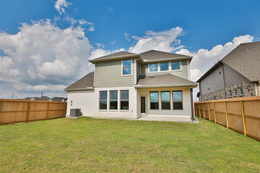 Exterior details and patio area of a home in Westland Ranch, League City (Image 19). Exterior details and patio area of a home in Westland Ranch, League City (Image 19).