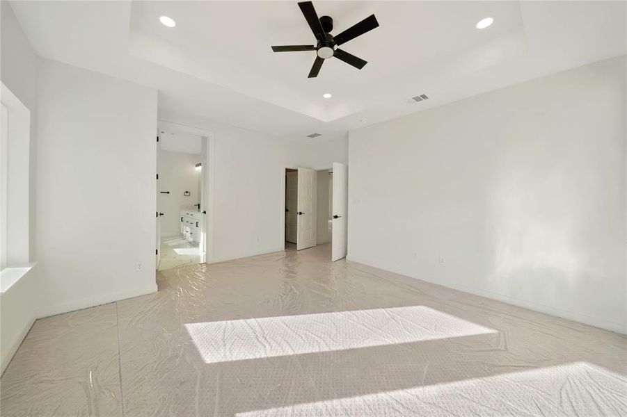 Spacious, unfurnished interior of a new home in , Garland (Image 18).