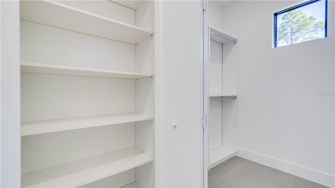 Close-up of interior finishes inside a home in , Lehigh Acres (Image 20). Close-up of interior finishes inside a home in , Lehigh Acres (Image 20).