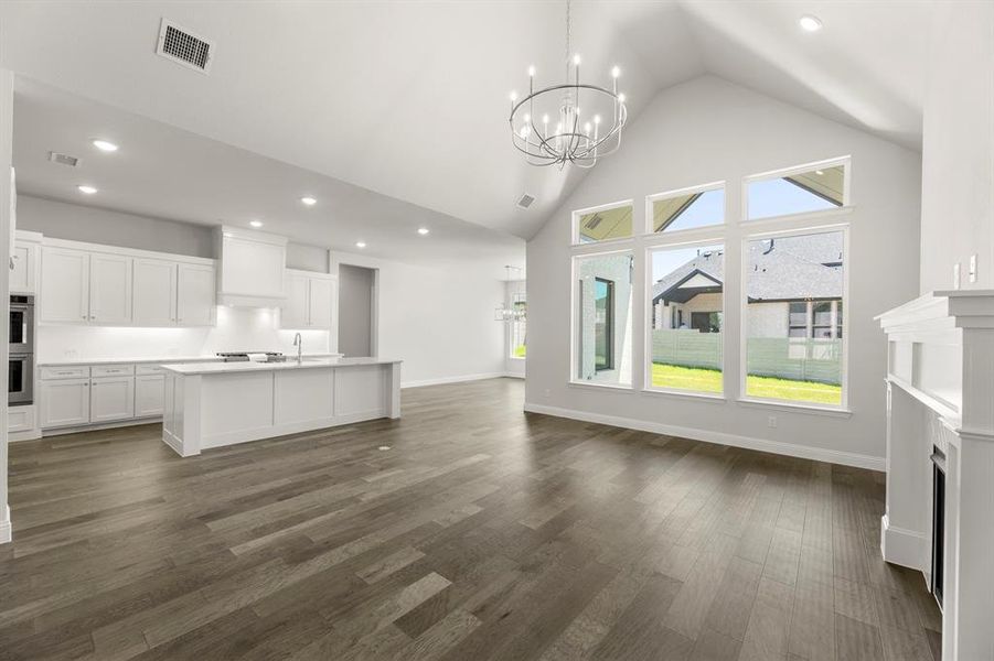 10. 3208 Patterson - Family